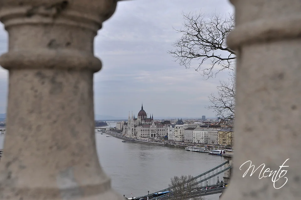 El Parlamento se pude ver desde casi todos los rincones de Buda.