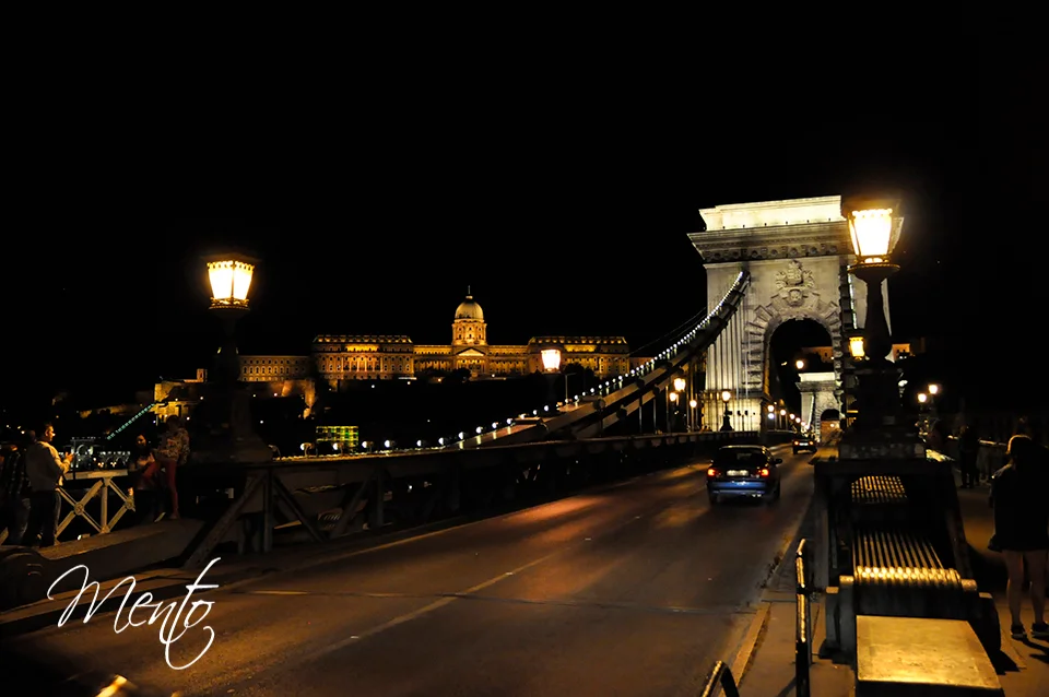Budapest iluminado: Un decorado mágico.