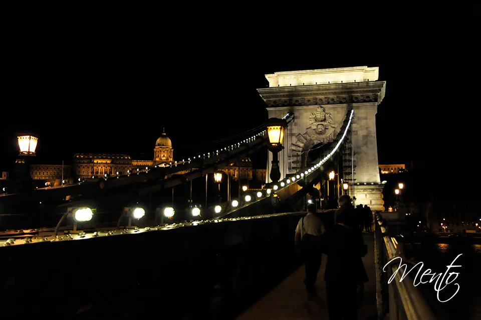 Budapest iluminado: Un decorado mágico.