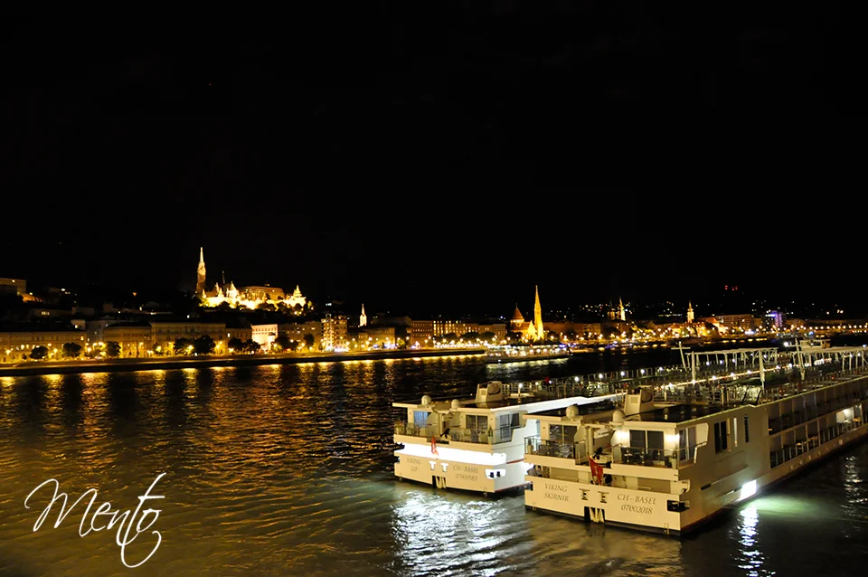 Budapest iluminado: Un decorado mágico.