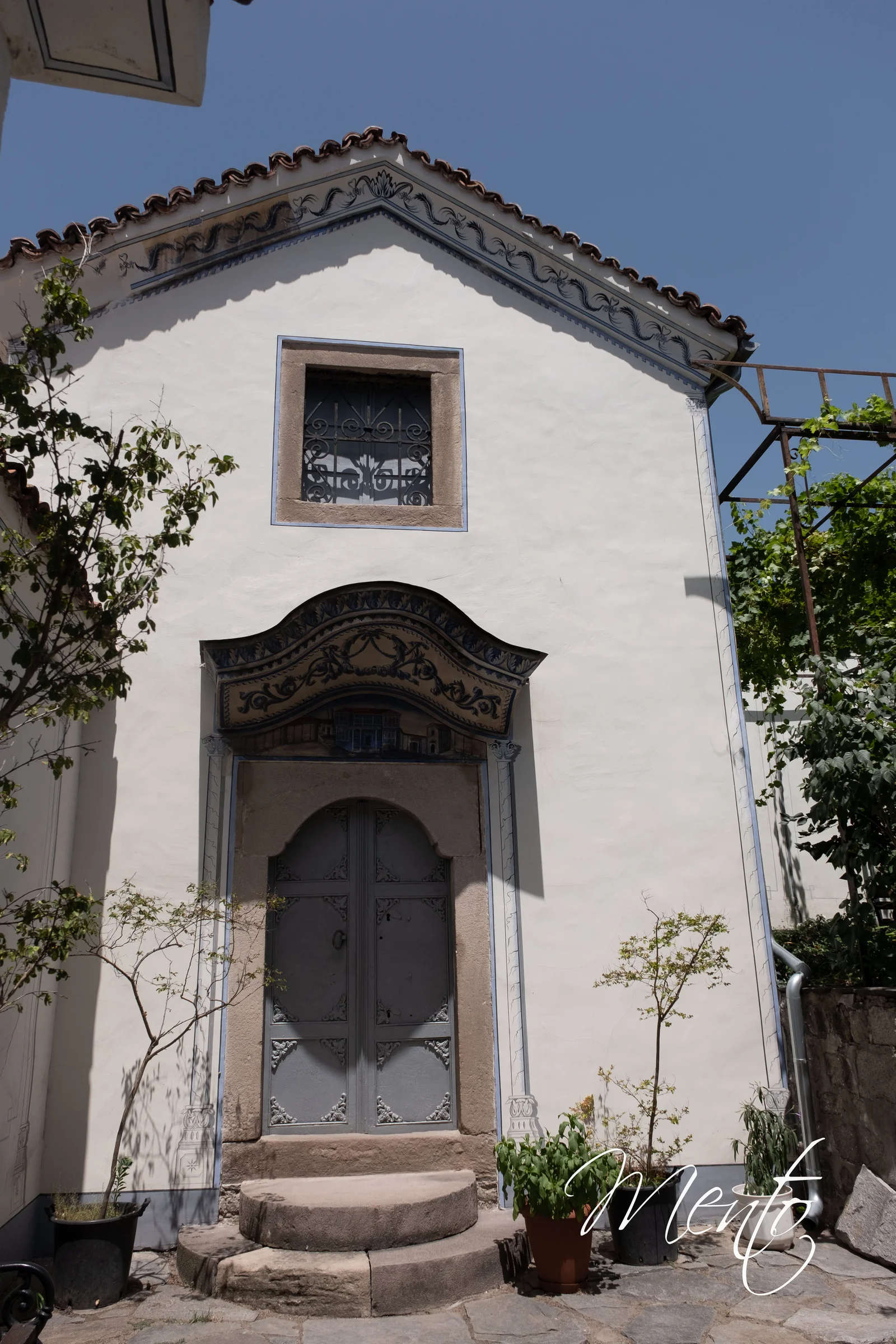 Capilla exterior en casa Hindliyan