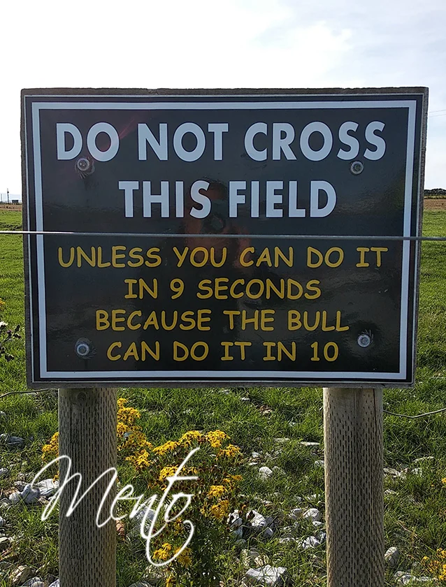 Cartel con doble sentido en Irlanda