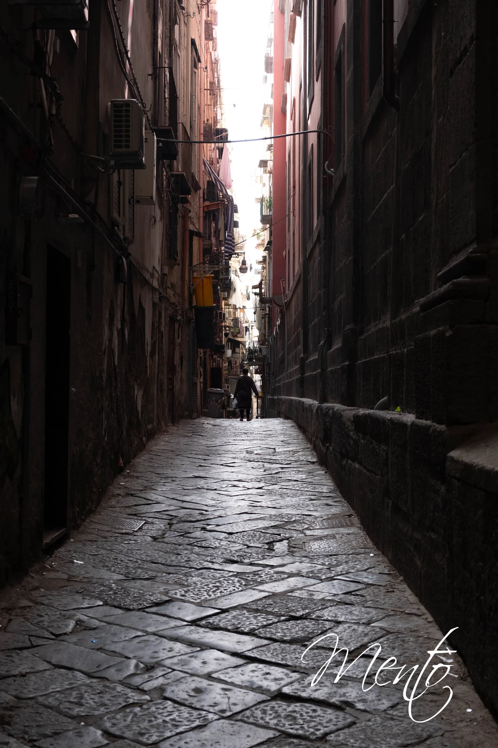 Callejón desde la Via dei Tribunali