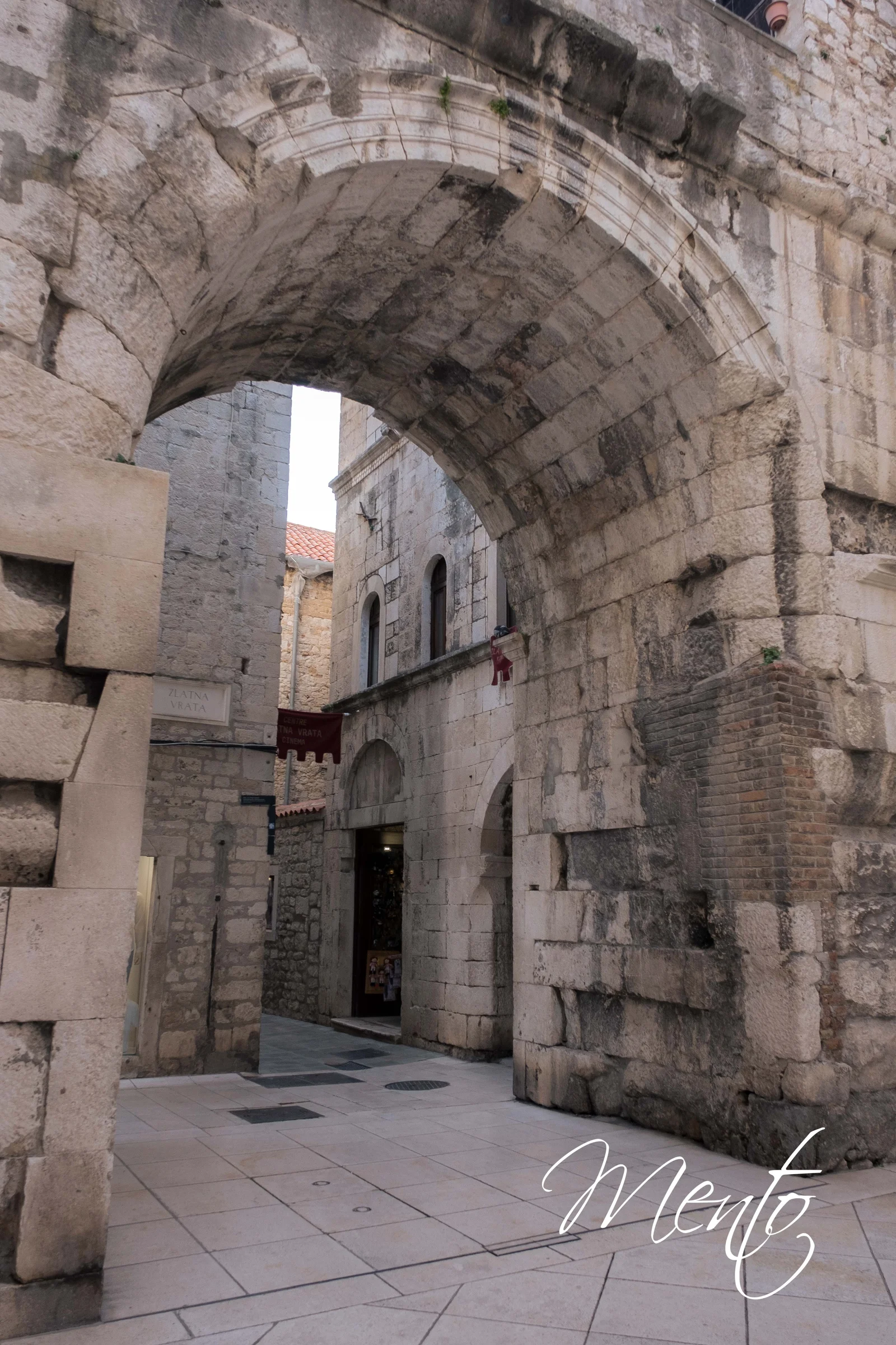 Calles medievales en lo que fue el Palacio de Diocleciano.