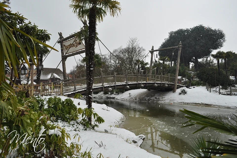 Adventureland cubierta de nieve