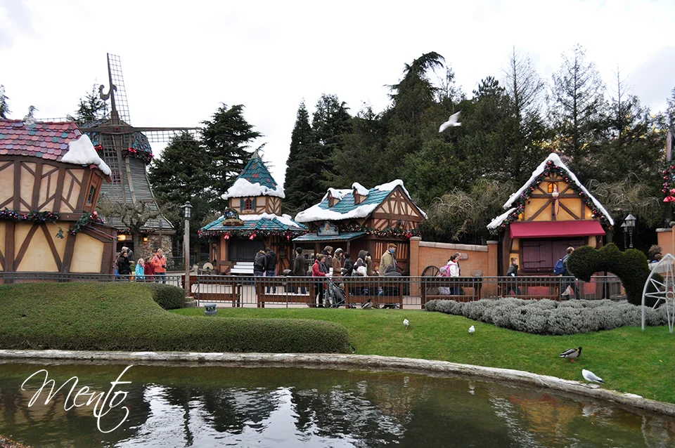 Aldea de Bella en Fantasyland en 2011