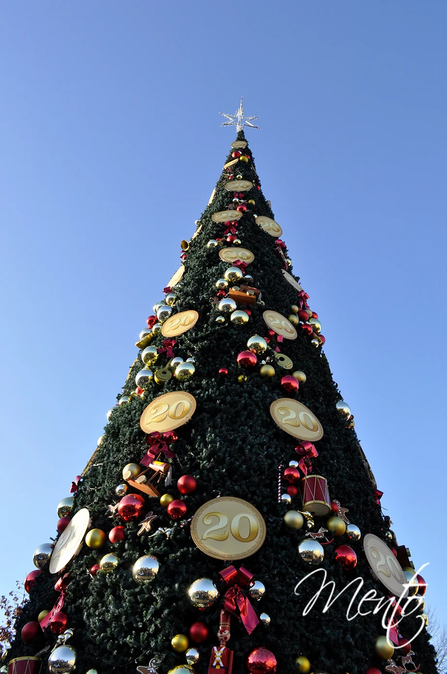 Árbol de Navidad en el 20 aniversario del parque