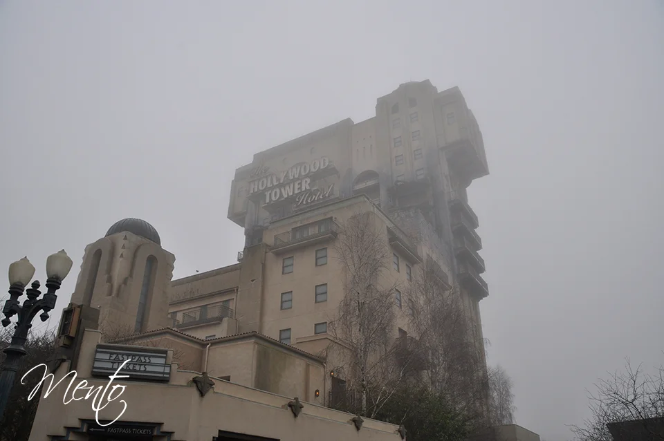 Tower of Terror misteriosa bajo la niebla