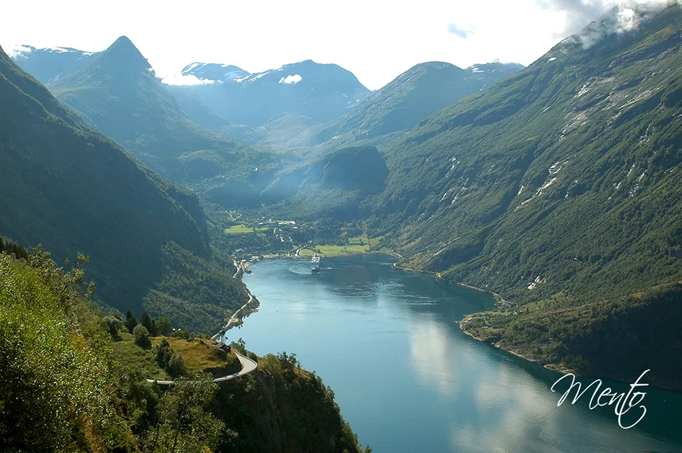 Geiranger desde el mirador de Ornevegen