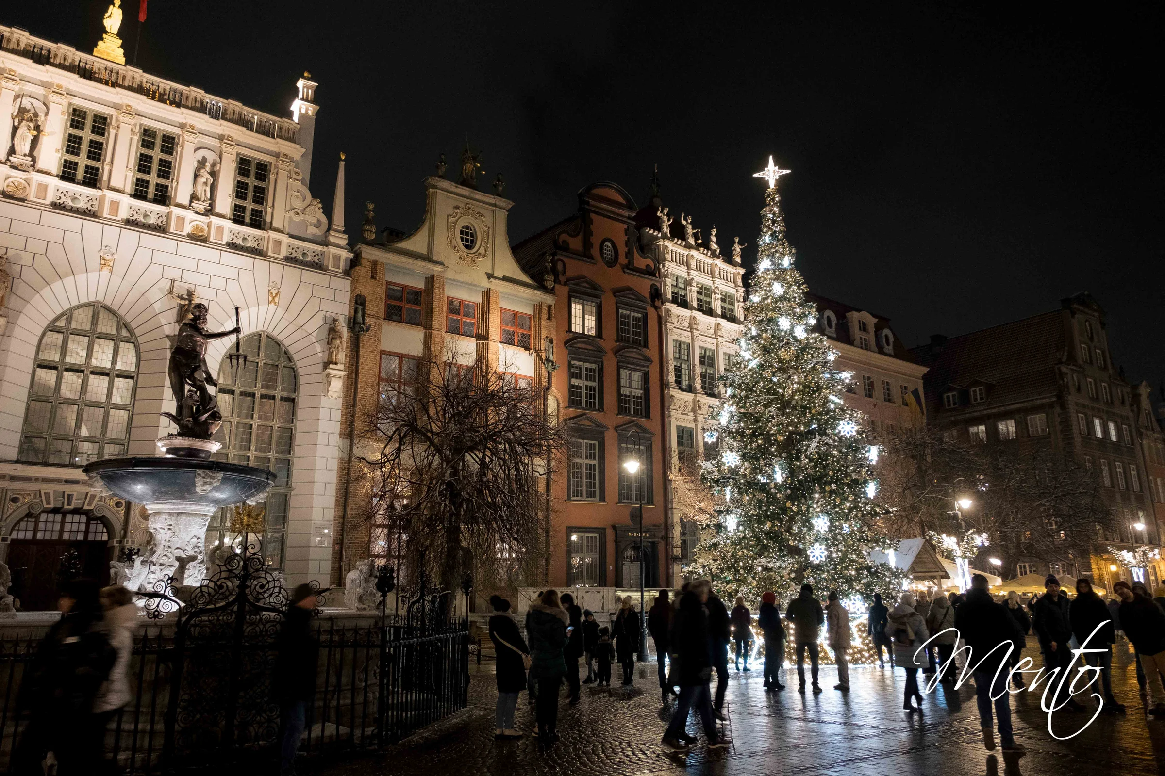 Długi Targ con iluminación navideña