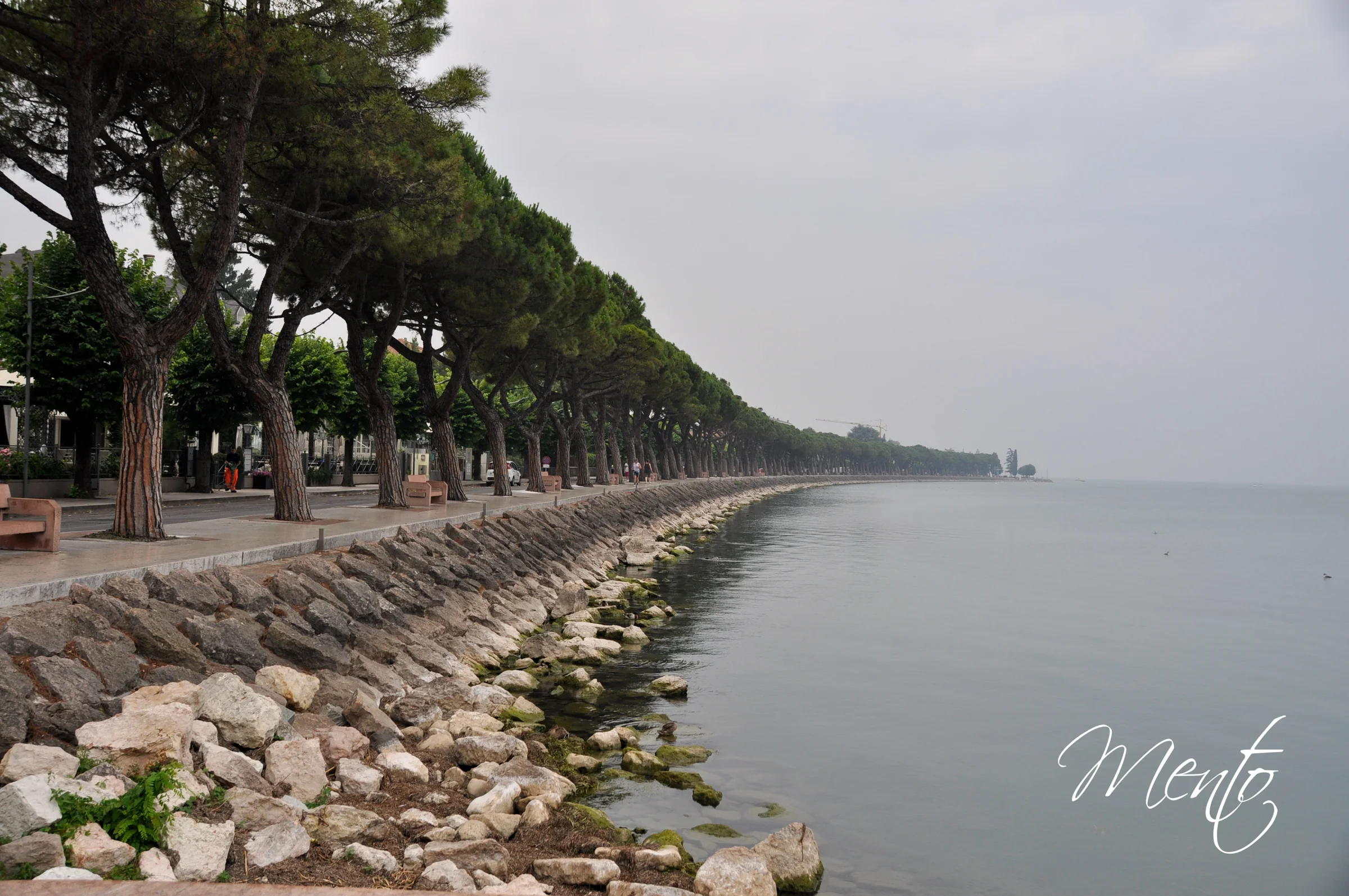 Peschiera del Garda. Paseo Lungolao Mazzini