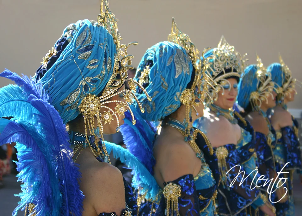 Desfile general. Comparsa moros