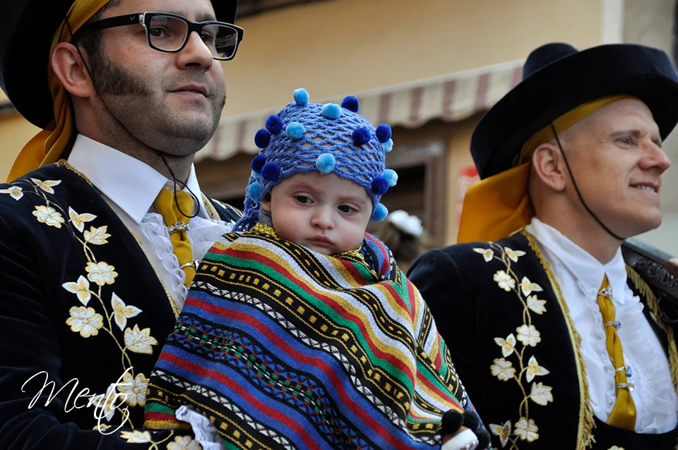 Desfile general día 8 (2017). Comparsa contrabandistas