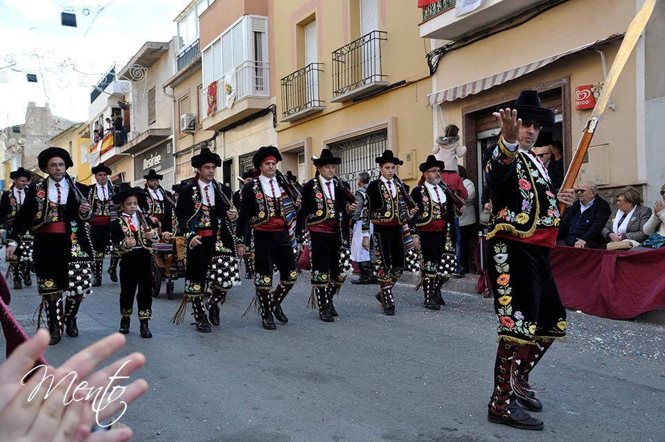 Desfile general día 8 (2017). Comparsa contrabandistas