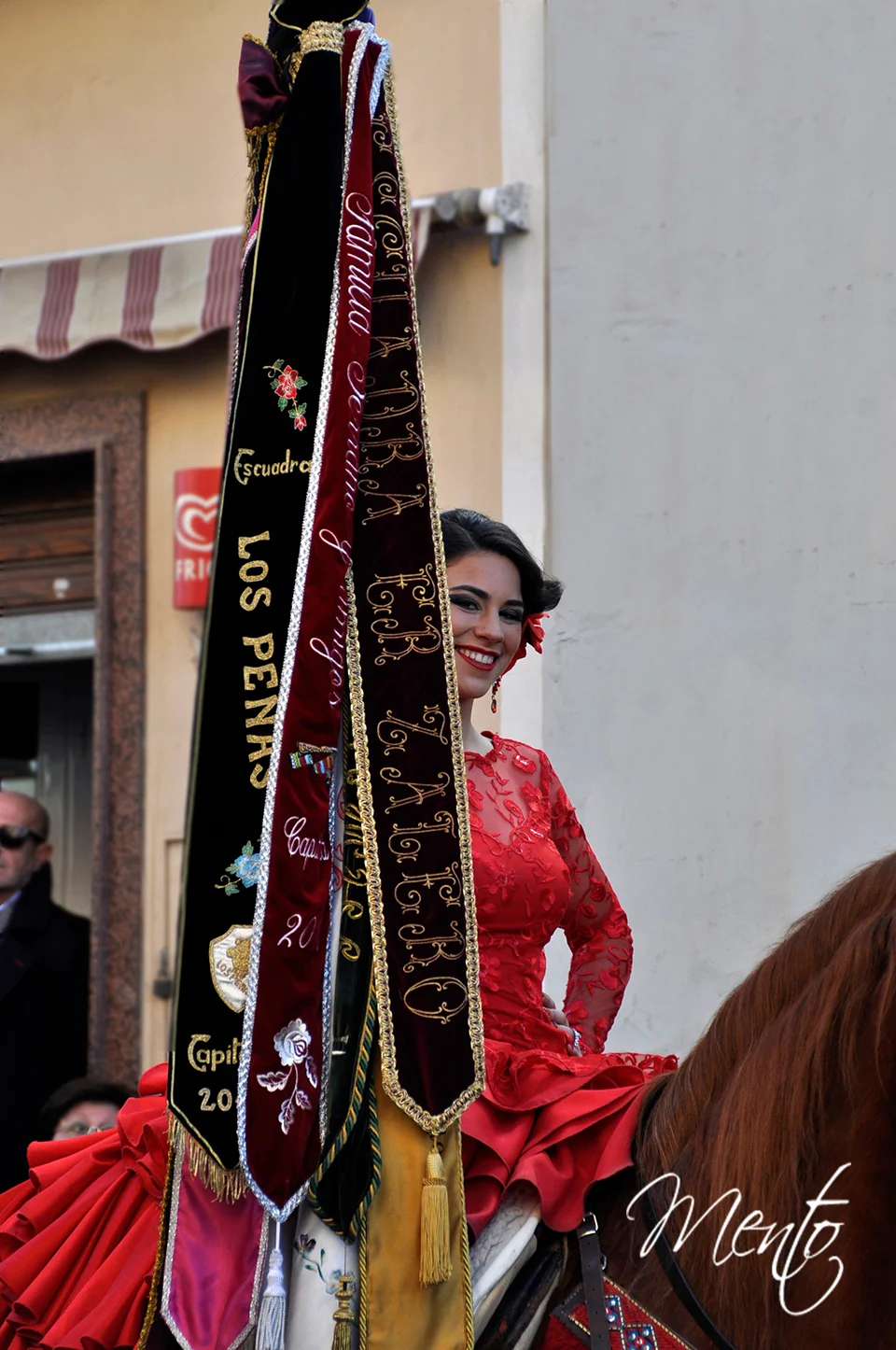 Desfile general día 8 (2017). Capitanía comparsa contrabandistas.