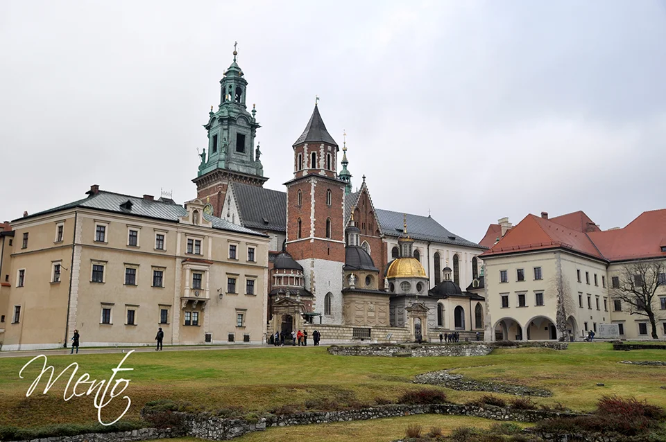 Perfil de la Catedral de Wawel en el recinto del castillo