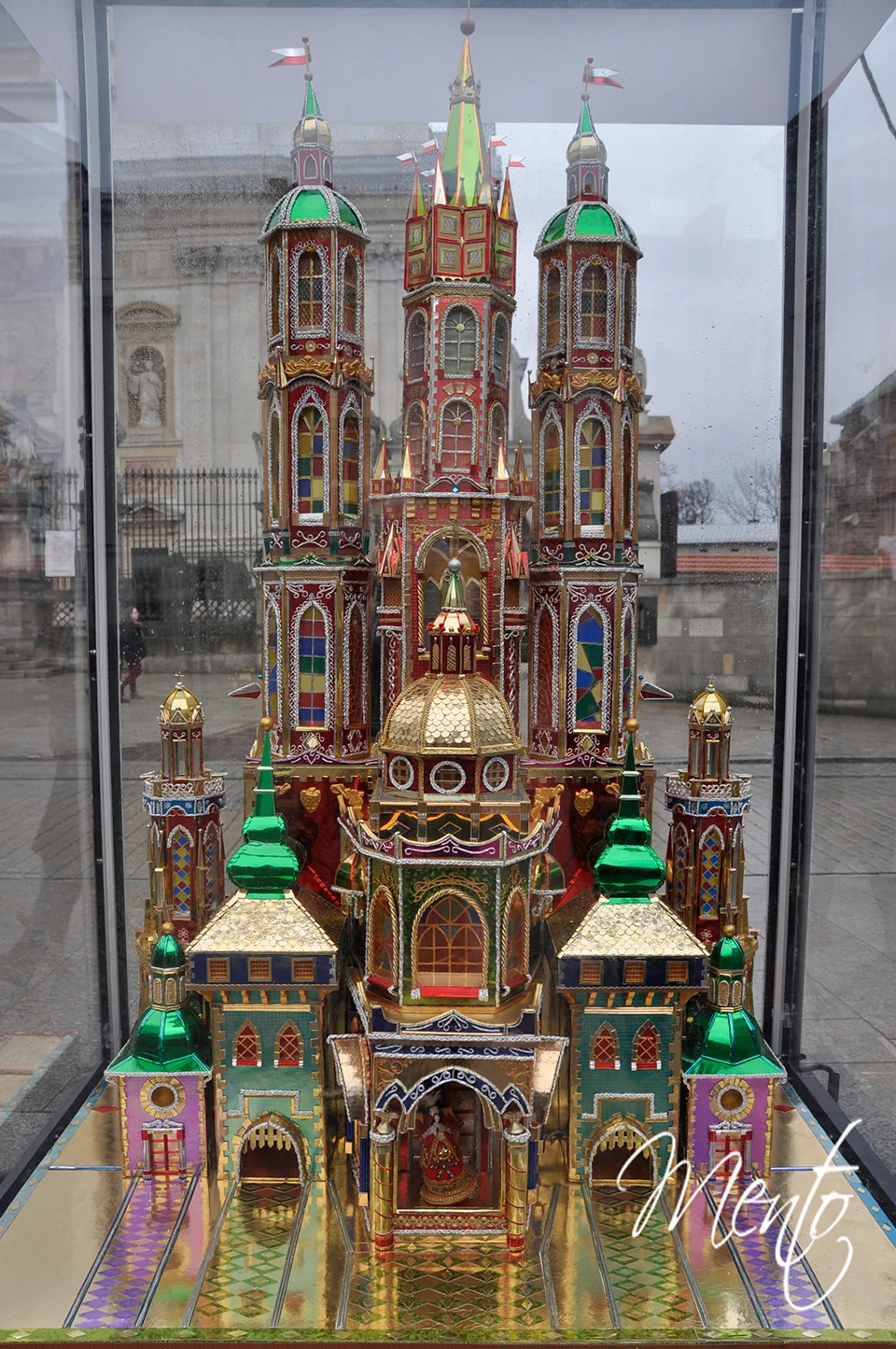 Uno de los muchos Belenes tradicionales que se pueden encontrar dentro de grandes vitrinas de cristal en diferentes calles de la ciudad.