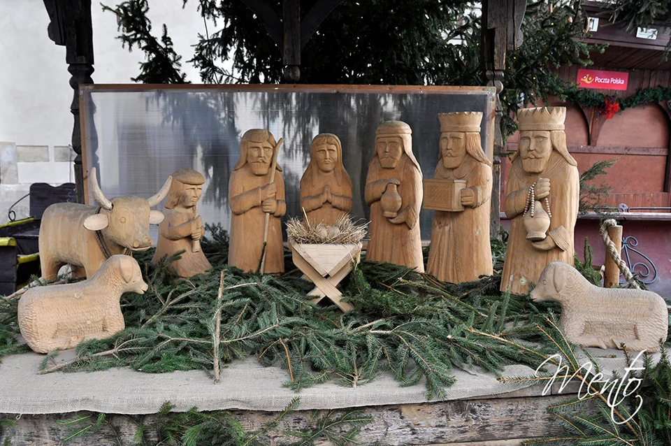 Belén de madera en el Mercado de Navidad