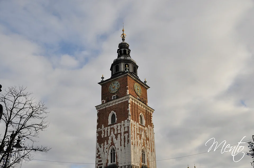 Torre del antiguo ayuntamiento en la Plaza del Mercado