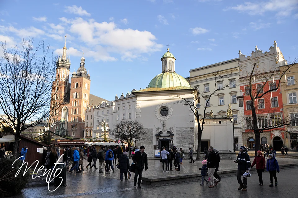 Animada vida en la plaza del Mercado