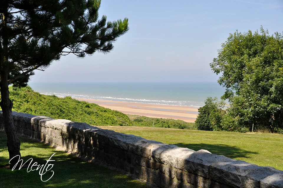 Playa de Omaha, hoy desierta, vista desde el Cementerio Americano