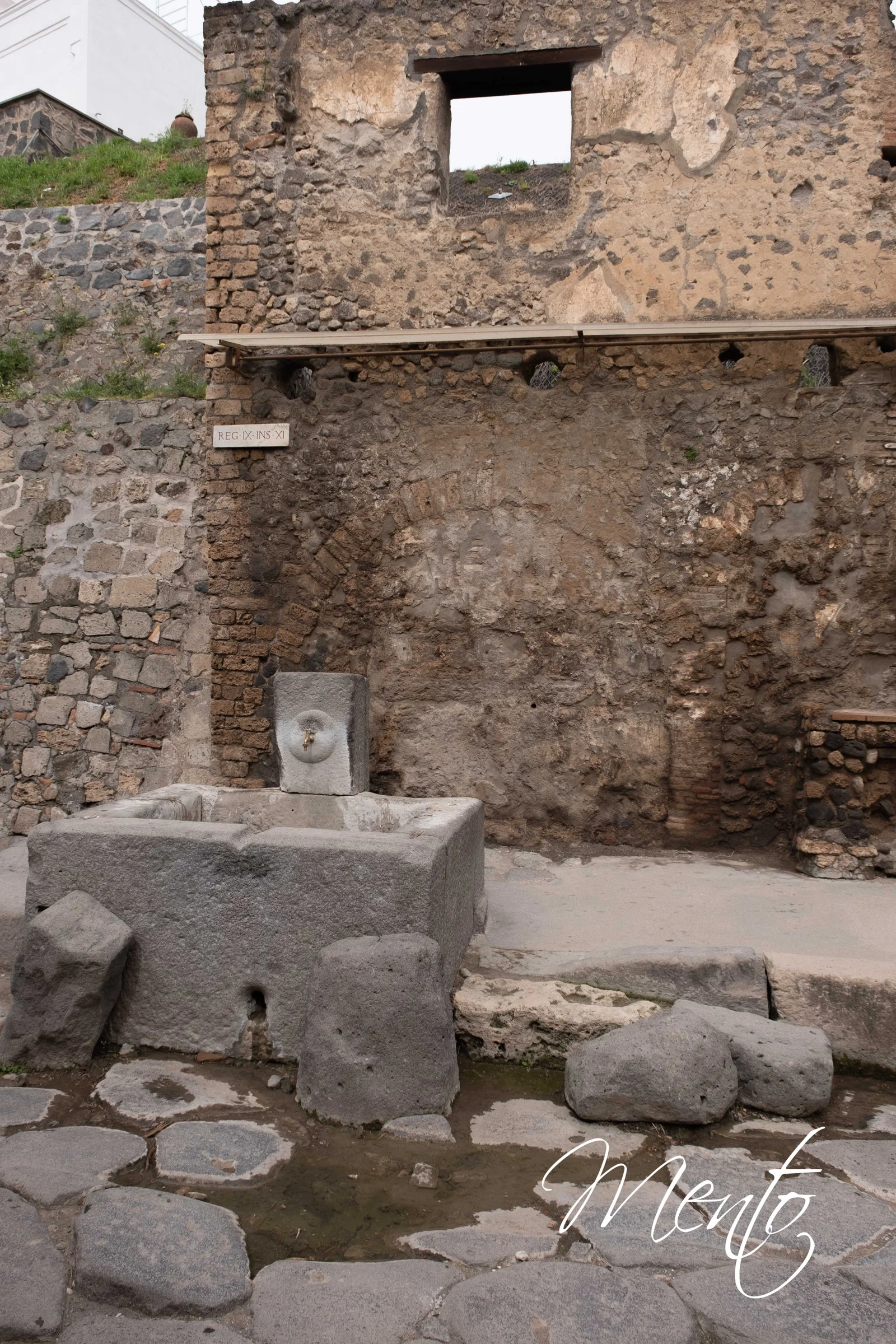 Fuente en las calles de Pompeya