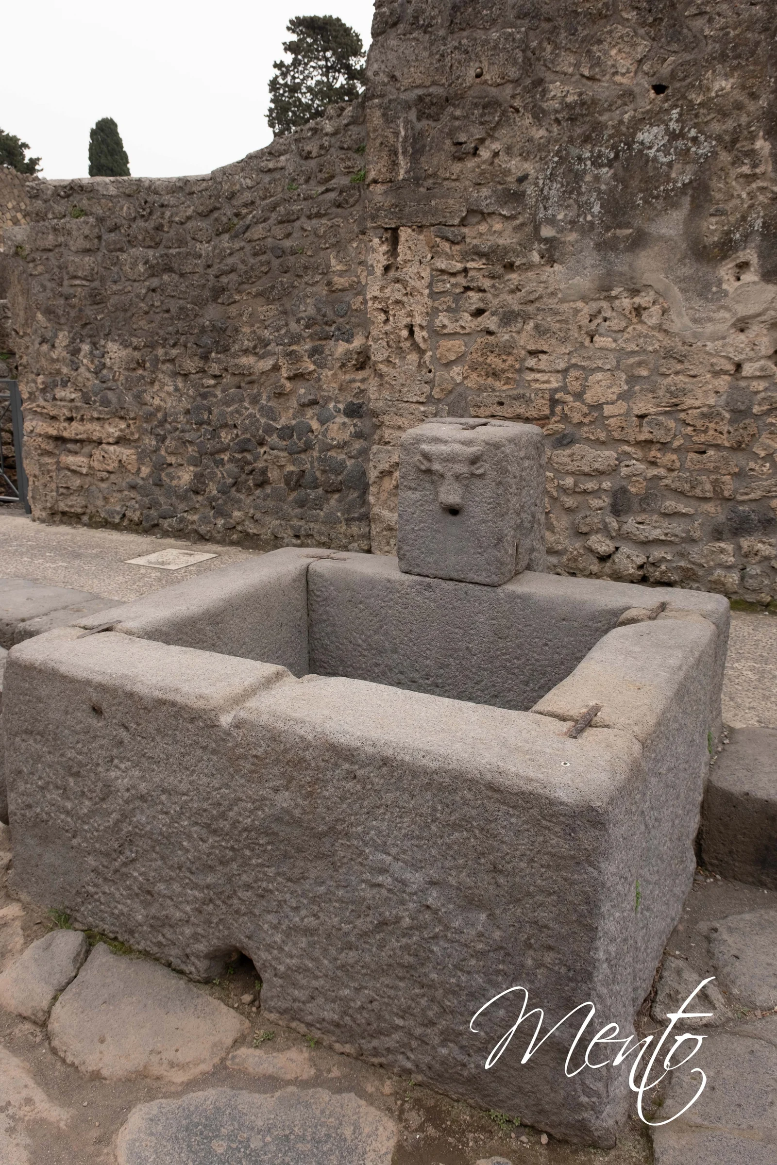 Fuente en las calles de Pompeya