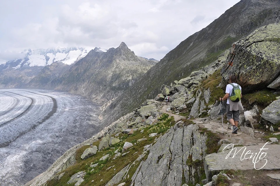 Ruta junto al glaciar Aletsch