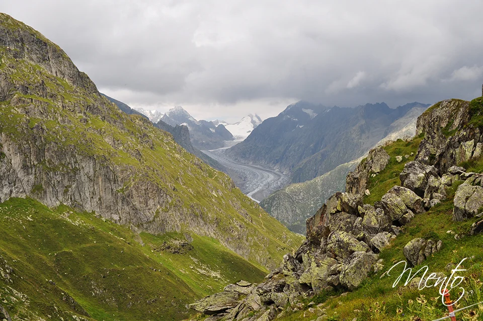 A la salida del túnel: lengua del glaciar Fiesch