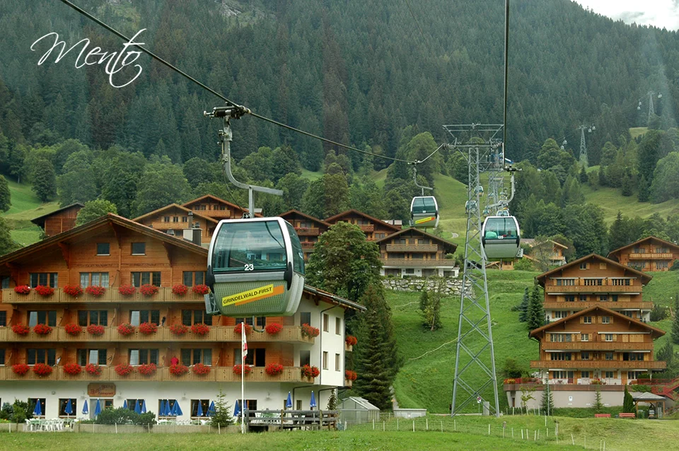 Telecabinas para ascender a First desde Grindelwald.