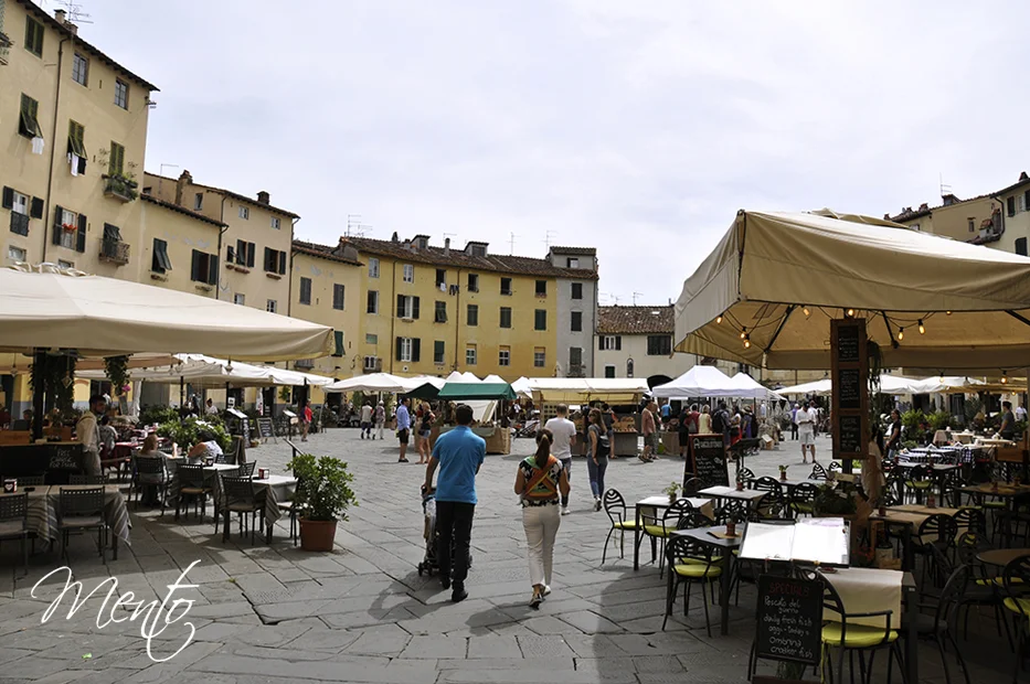 Plaza del anfiteatro. Lucca