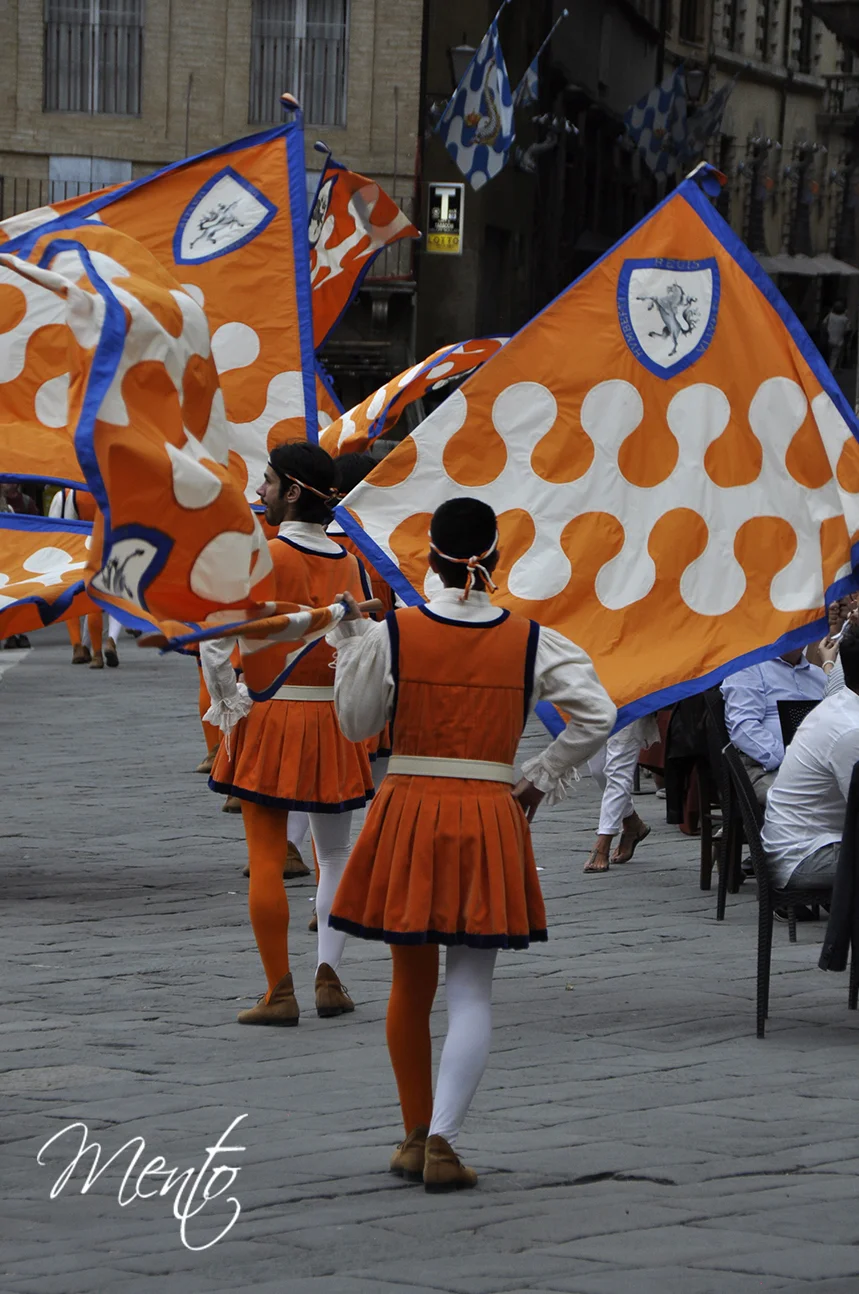 Festejos previos al Palio en la Piazza del Campo de Siena